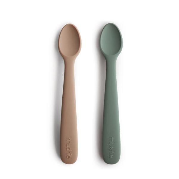 http://www.liltulips.com/cdn/shop/products/silicone-feeding-spoons-dried-thyme-natural-2-pack-mushie-lil-tulips-29283001565302.jpg?v=1643880590