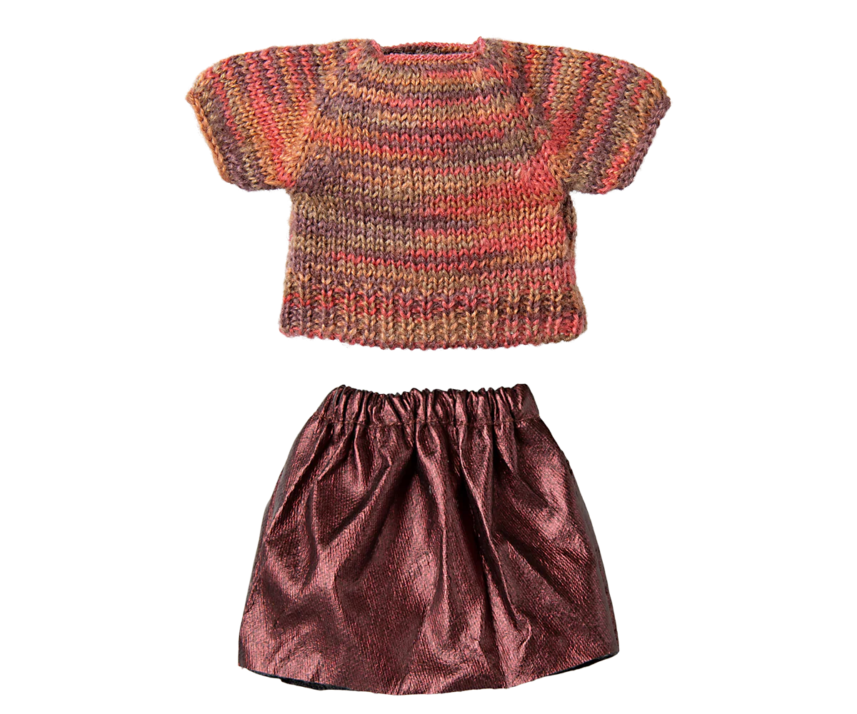 Skirt and knitted blouse, Mum mouse