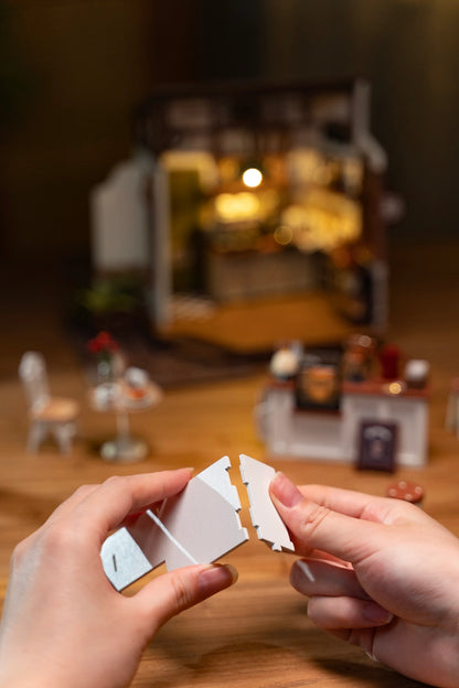 Diy Miniature House Kit: No. 17 Café