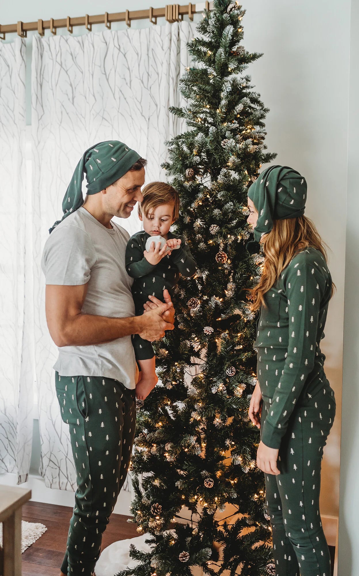 Pine Trees Men's Organic Holiday Jogger & Cap Set