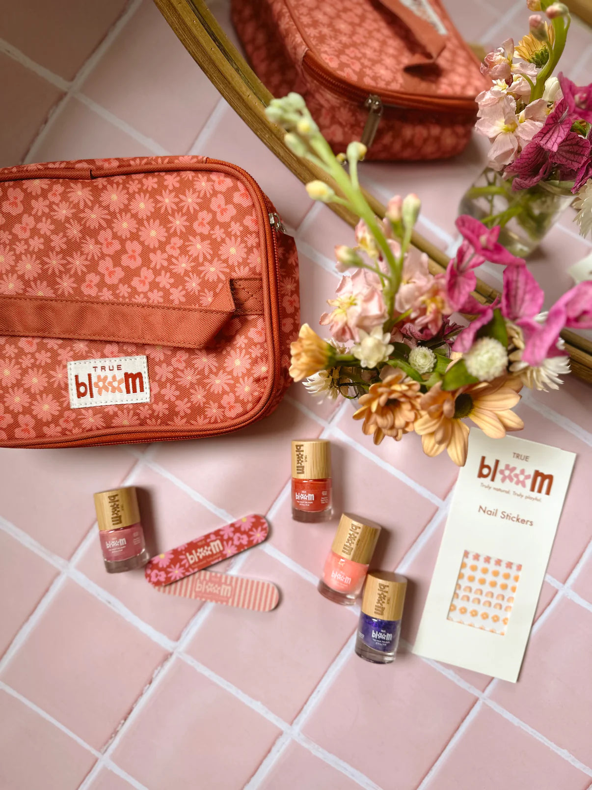 Bloom Nail Kit