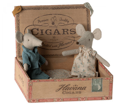 NEW Mum & Dad Mice in Cigar Box Maileg Lil Tulips